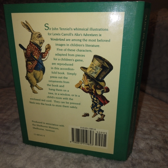 Alice in Wonderland: A Book of Ornaments - Picture 6 of 6